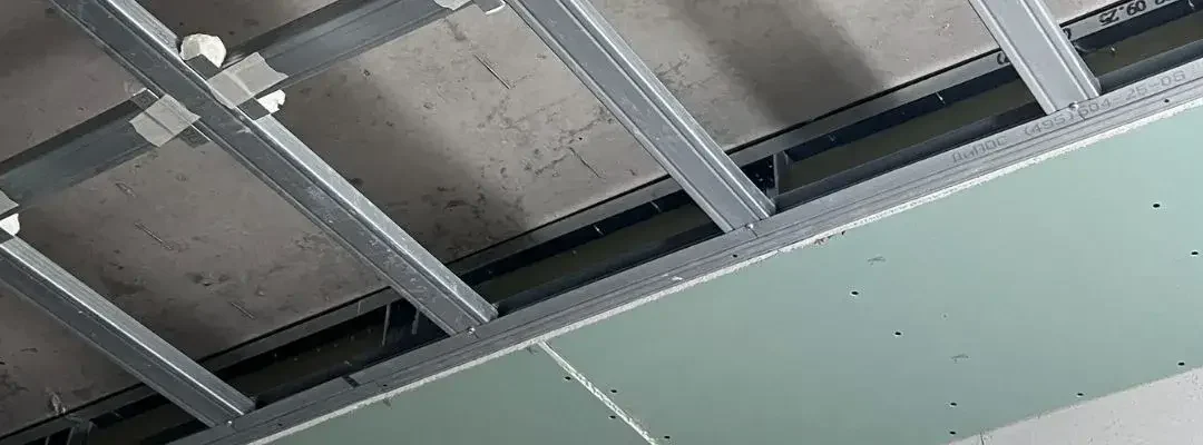 Suspended Gyprock Ceilings vs Suspended Grid Ceilings